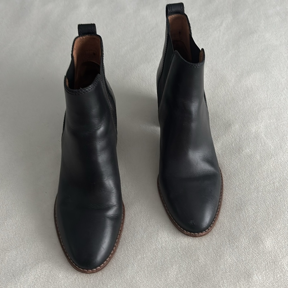 Madewell Regan Chelsea Boots, Size 8.5